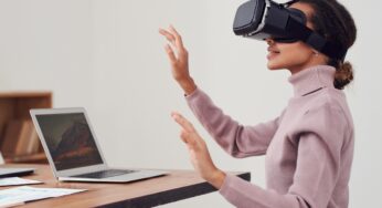 VR Education: Empowering Learning Through Immersive Virtual Classrooms